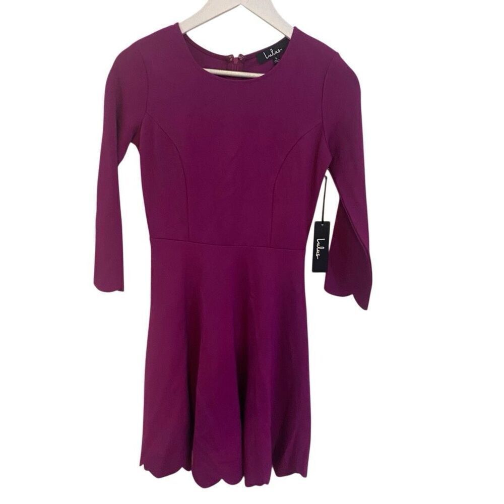Lulus new with tag small purple zip back scalloped sleeve